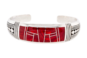 Silver bracelet with Rosarita and black pattern on a white background